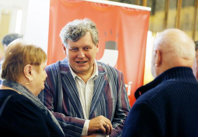 Miroslav Hanuš s porotci Janou Paterovou a Otakarem Koskem.