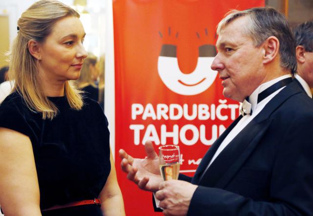 Náměstkyně minitra kultury Kateřina Kalistová v rozhovoru s ředitelem divadla Petrem Dohnalem.